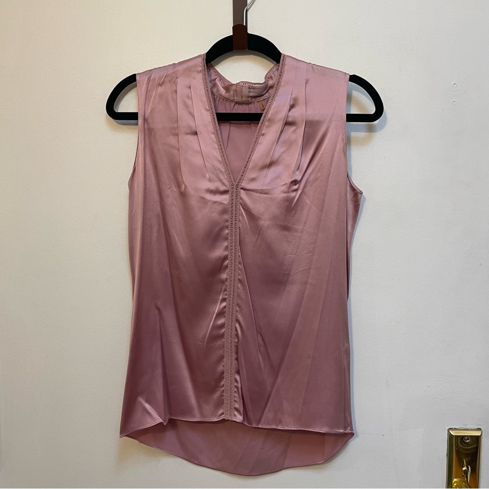 Elie Tahari Dusty Rose Satin V-Neck Sleeveless Blouse